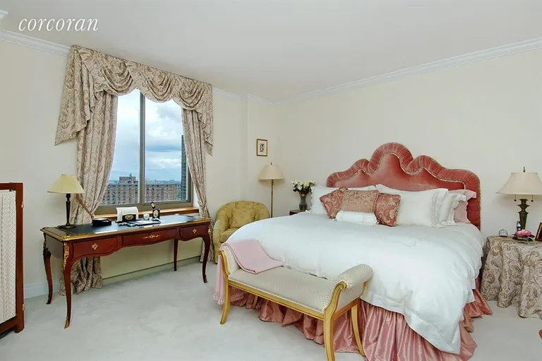New York City Real Estate | View 400 East 90th Street, 22B | Master Bedroom | View 2