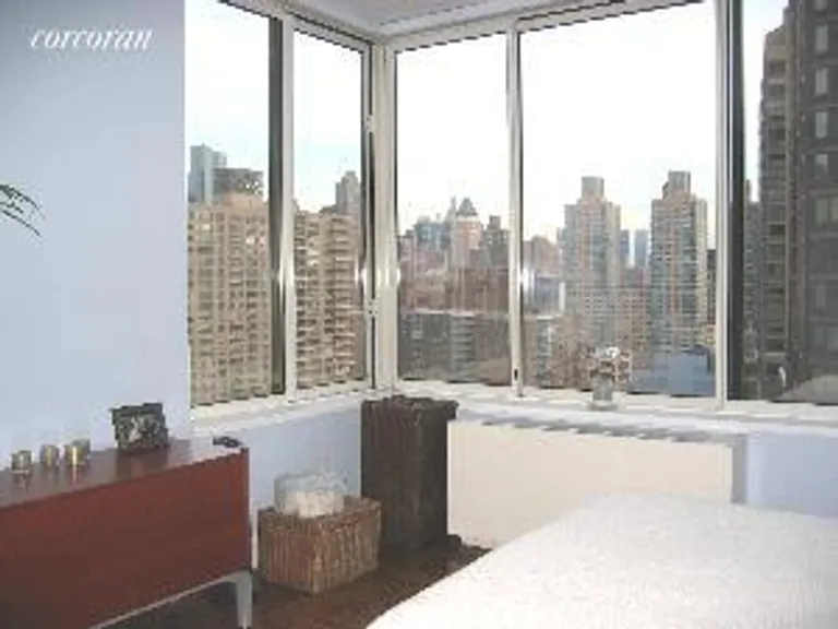 New York City Real Estate | View 200 Riverside Boulevard, 22E | room 1 | View 2