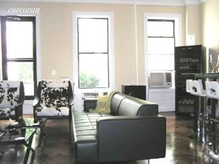 New York City Real Estate | View 113 East 64th Street, 4 | room 1 | View 2