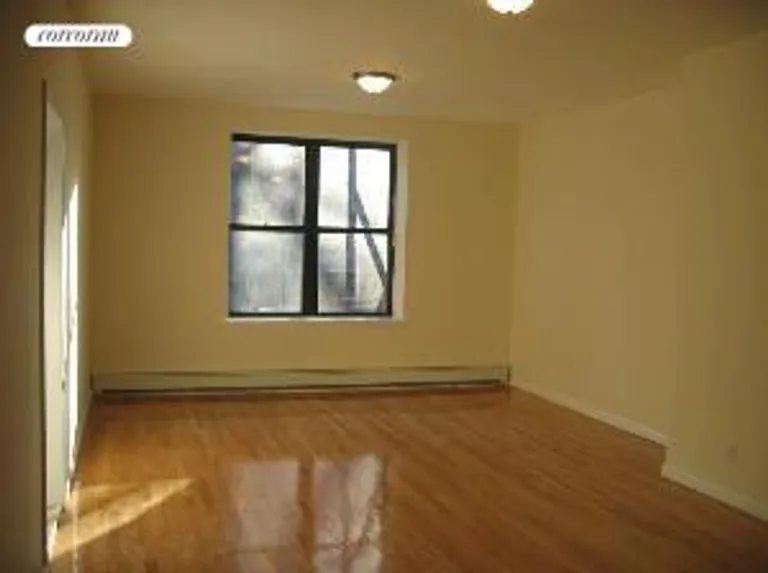 New York City Real Estate | View 274 Broadway, 2R | room 1 | View 2