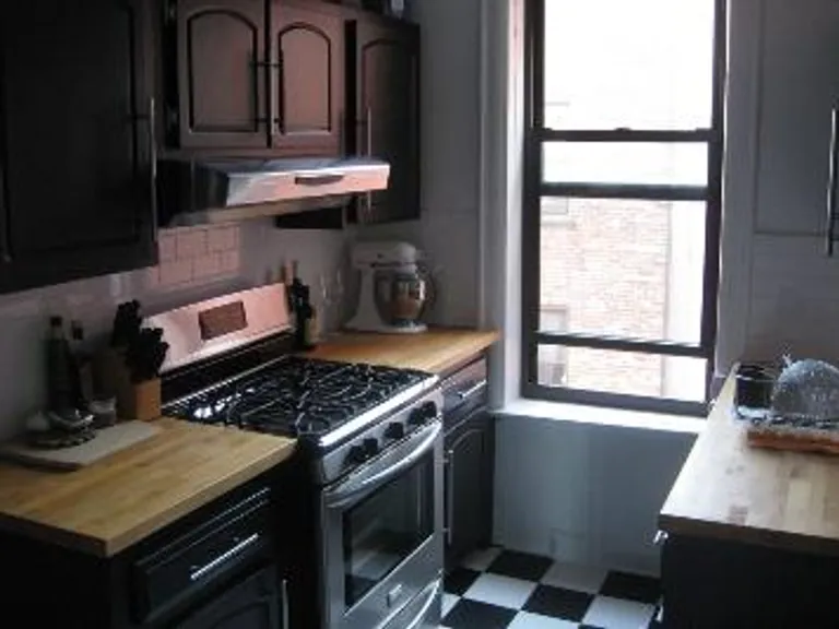 New York City Real Estate | View 415 Saint Johns Place, 4D | room 2 | View 3