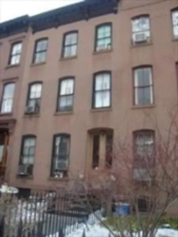 New York City Real Estate | View 263 Carroll Street, 2 | 1.5 Beds, 1 Bath | View 1