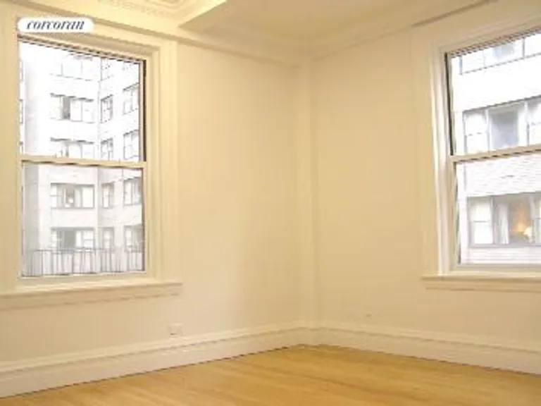 New York City Real Estate | View 40 East 62nd Street, 5E | room 2 | View 3