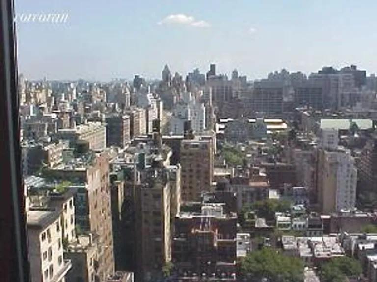 New York City Real Estate | View 118 East 60th Street, 31B | room 1 | View 2