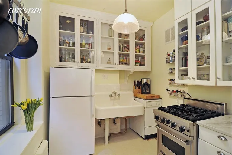 New York City Real Estate | View 255 West 84th Street, 1F | Kitchen | View 4