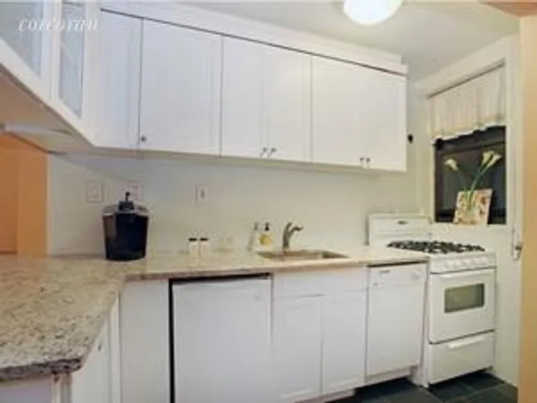 New York City Real Estate | View 444 East 87th Street, 2D | room 2 | View 3