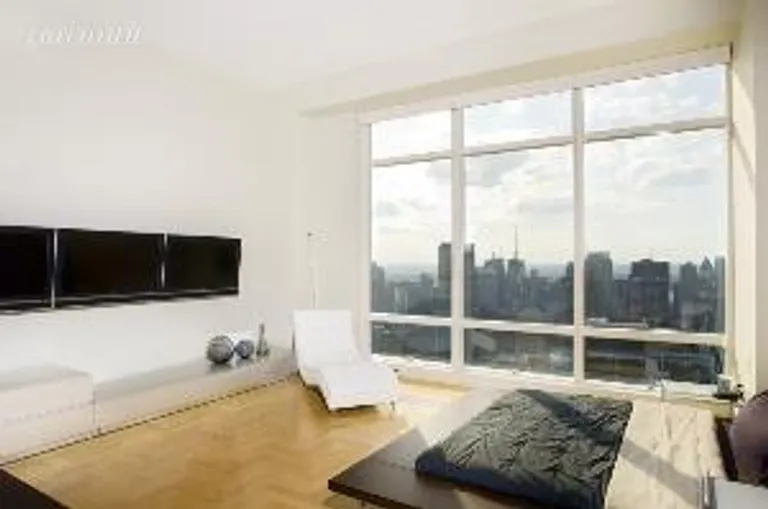 New York City Real Estate | View 845 United Nations Plaza, 82D | room 1 | View 2