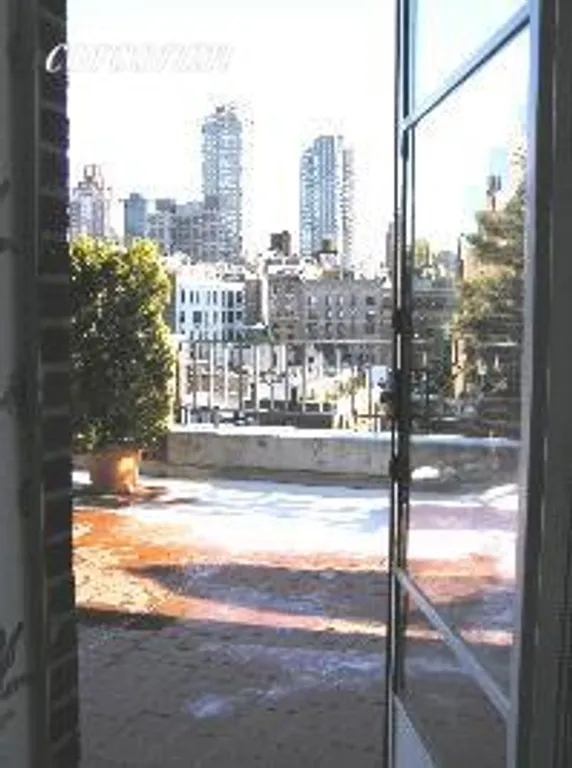 New York City Real Estate | View 21 East 61st Street, 1508 | room 1 | View 2