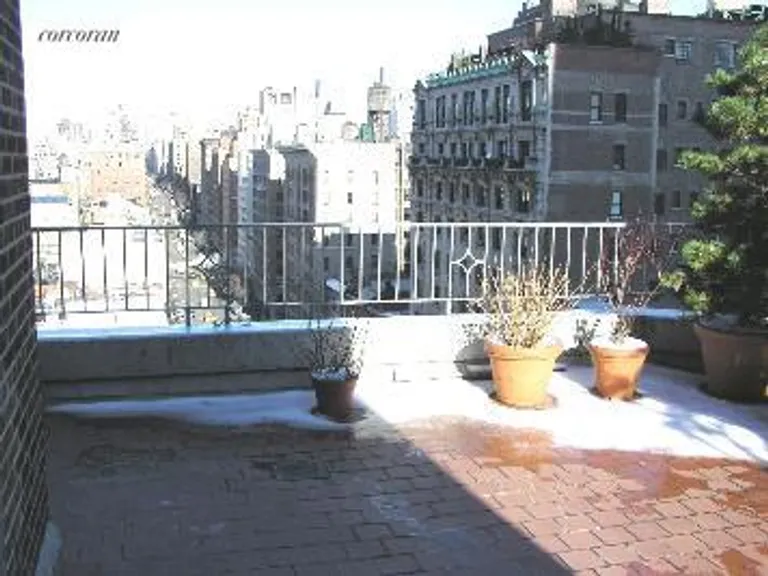 New York City Real Estate | View 21 East 61st Street, 1508 | room 3 | View 4
