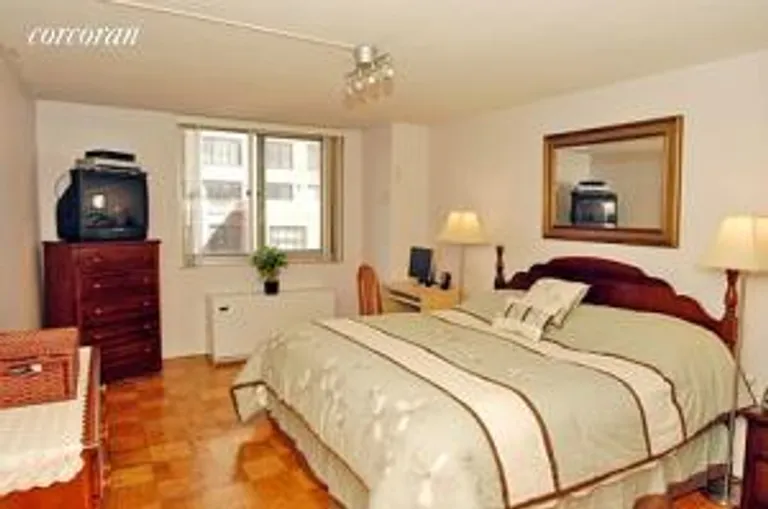 New York City Real Estate | View 345 East 93rd Street, 6K | room 1 | View 2