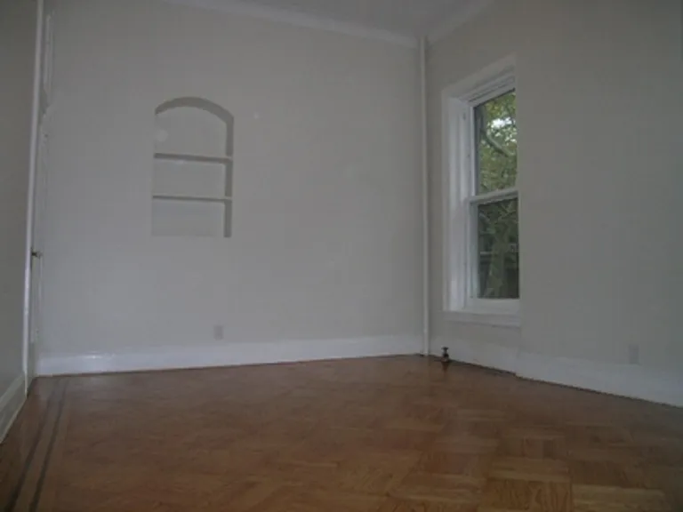 New York City Real Estate | View 196 8th Avenue, 2 | room 3 | View 4