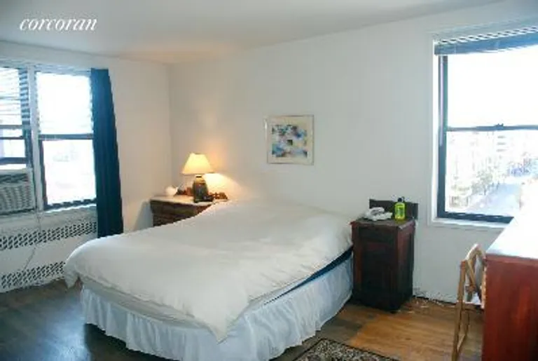 New York City Real Estate | View 30 East 9th Street, 5CC | room 2 | View 3