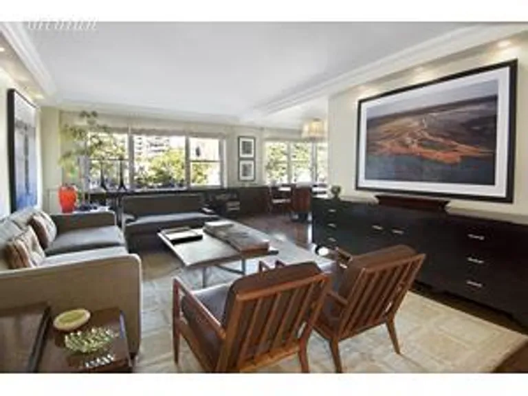 New York City Real Estate | View 11 Fifth Avenue, 8T | 2 Beds, 2 Baths | View 1