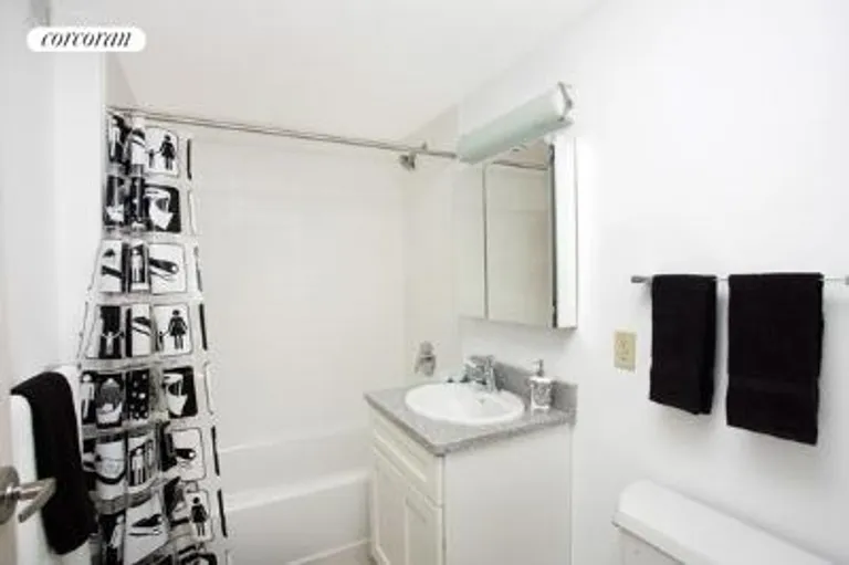 New York City Real Estate | View 218 Myrtle Avenue, 2D | room 2 | View 3