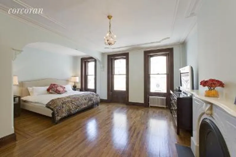 New York City Real Estate | View 274 Lafayette Avenue | room 2 | View 3