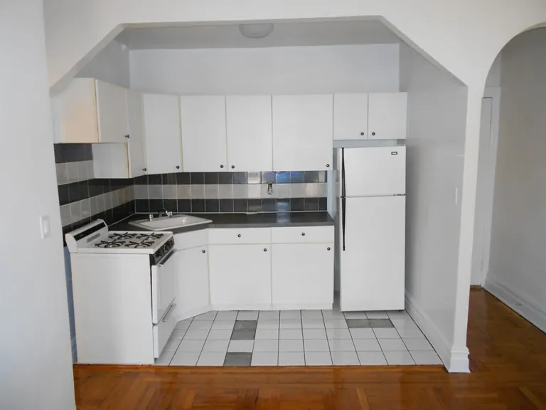 New York City Real Estate | View 419 14th Street, 2R | 1 Bed, 1 Bath | View 1