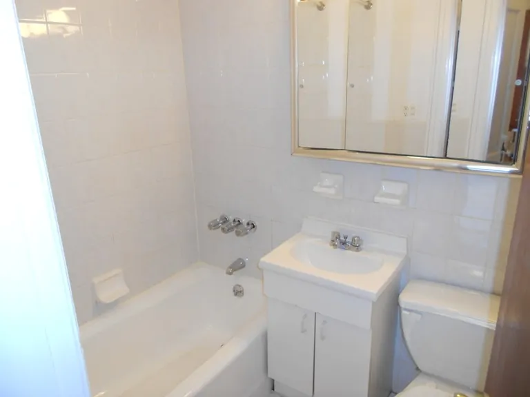 New York City Real Estate | View 419 14th Street, 2R | room 3 | View 4