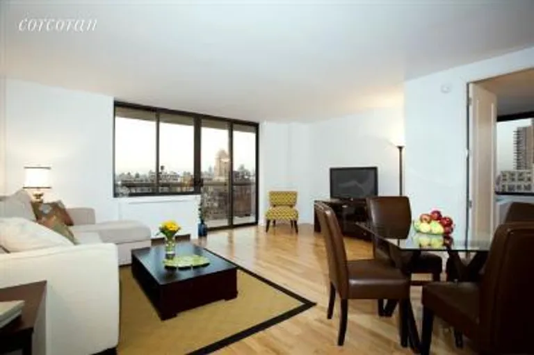 New York City Real Estate | View 1438 Third Avenue, 21B | room 1 | View 2