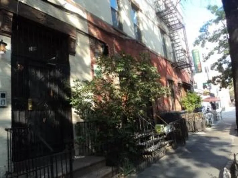 New York City Real Estate | View 422 7th Avenue, 2 | 3 Beds, 1 Bath | View 1