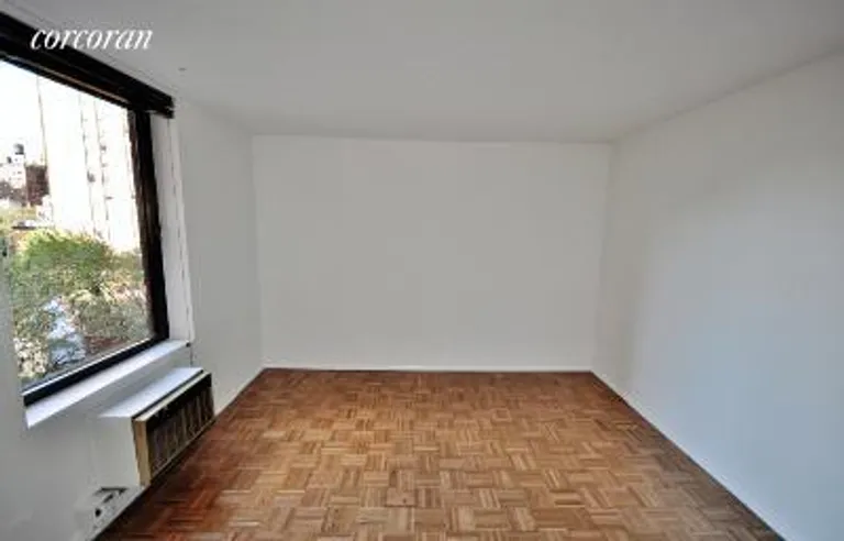 New York City Real Estate | View 1619 Third Avenue, 6D | room 4 | View 5