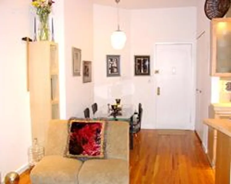 New York City Real Estate | View 250 West 103rd Street, 1E | room 1 | View 2