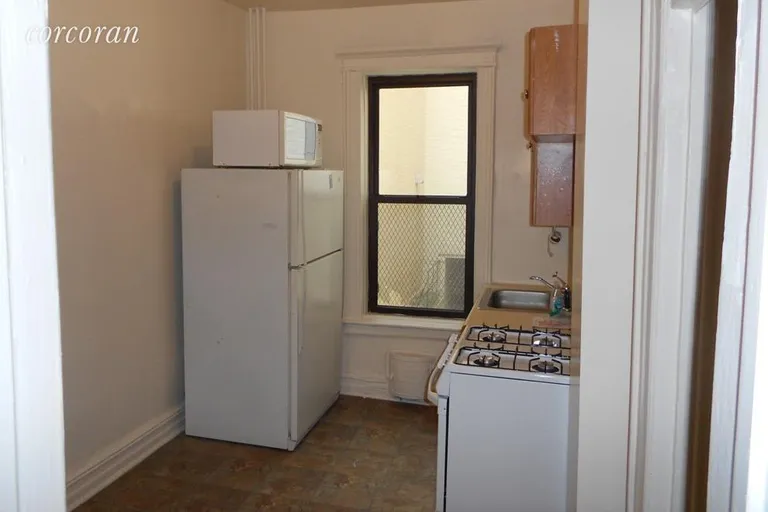 New York City Real Estate | View 585 6th Street, 1R | room 2 | View 3