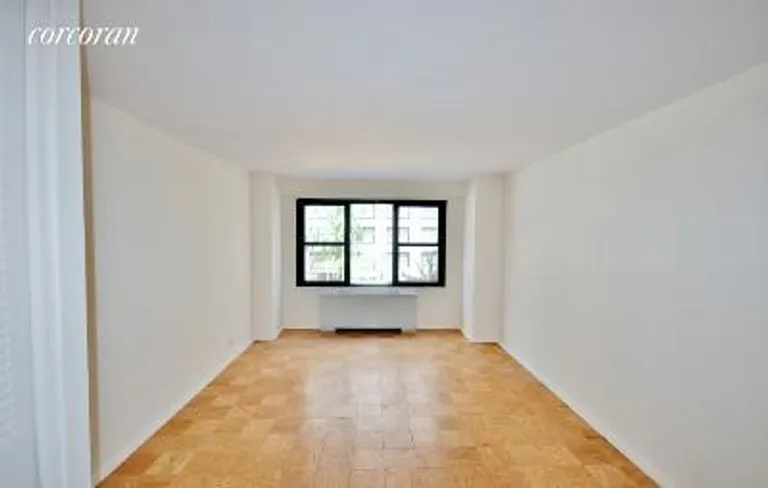 New York City Real Estate | View 220 East 57th Street, 3E | room 1 | View 2