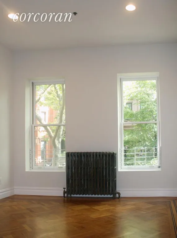 New York City Real Estate | View 143 Kent Street, 2 | room 3 | View 4