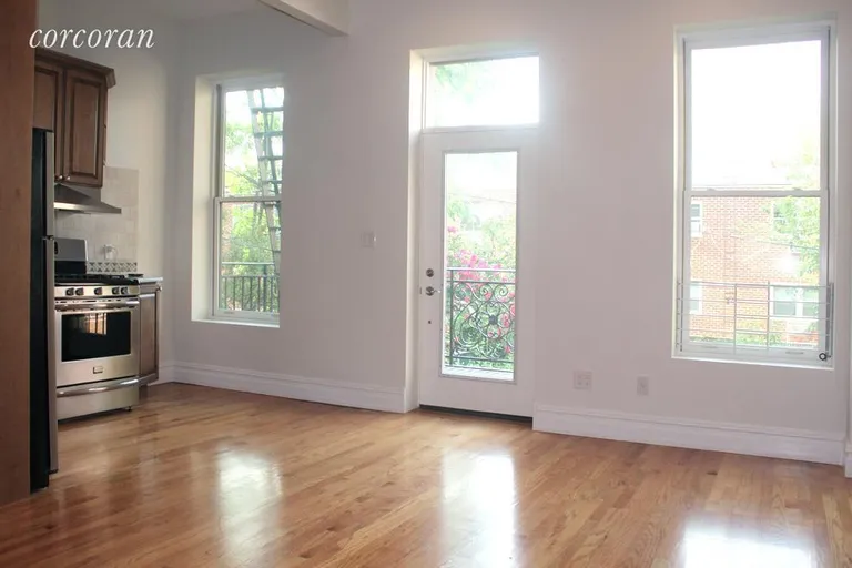 New York City Real Estate | View 143 Kent Street, 2 | room 1 | View 2