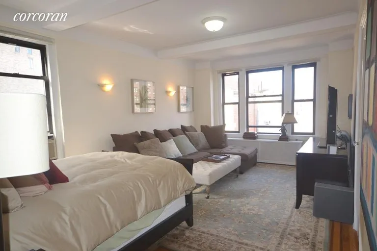 New York City Real Estate | View 201 West 77th Street, 10G | room 2 | View 3
