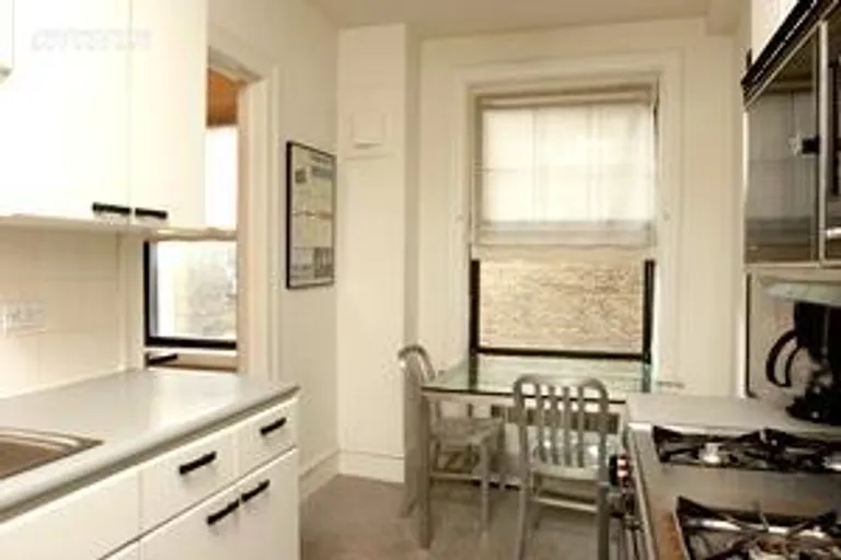 New York City Real Estate | View 170 Second Avenue, 5E | room 1 | View 2
