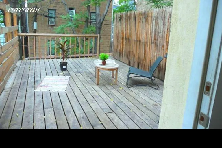New York City Real Estate | View 163 Montrose Avenue, 2R | room 2 | View 3