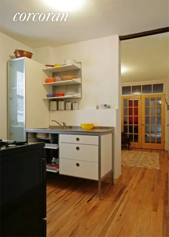 New York City Real Estate | View 163 Montrose Avenue, 2R | room 1 | View 2