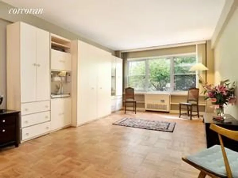 New York City Real Estate | View 310 East 49th Street, 4D | 1 Bed, 1 Bath | View 1