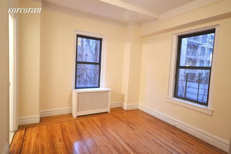 New York City Real Estate | View 133 West 71st Street, 33 | 2 Beds, 2 Baths | View 1