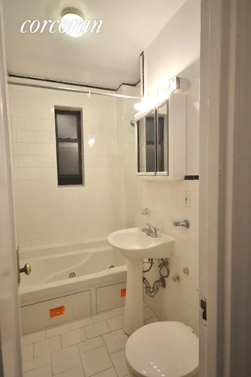 New York City Real Estate | View 133 West 71st Street, 33 | room 2 | View 3