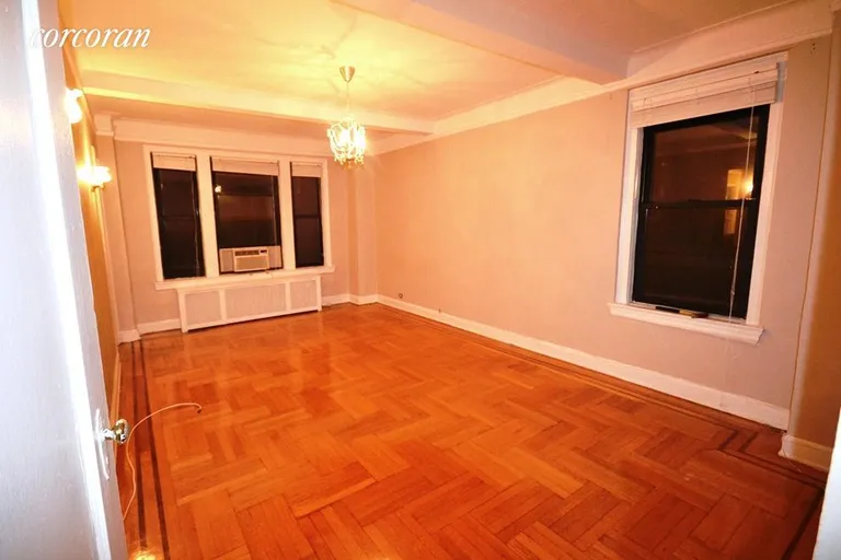 New York City Real Estate | View 201 West 77th Street, 11H | room 2 | View 3