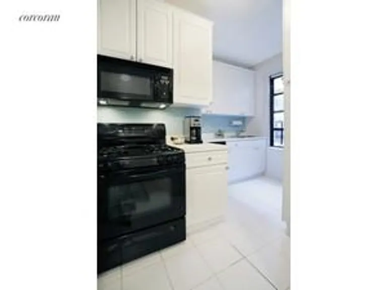New York City Real Estate | View 305 East 88th Street, 2A | room 3 | View 4