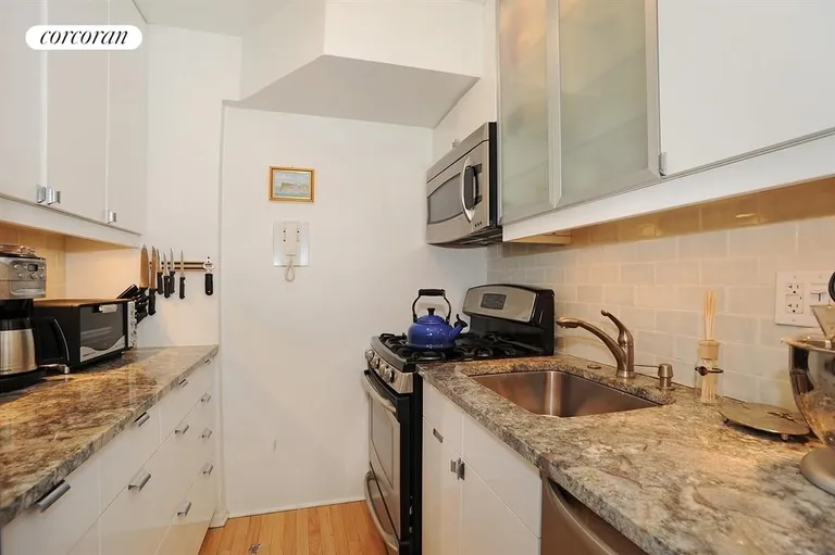 New York City Real Estate | View 10 West 15th Street, 1404 | Kitchen | View 6