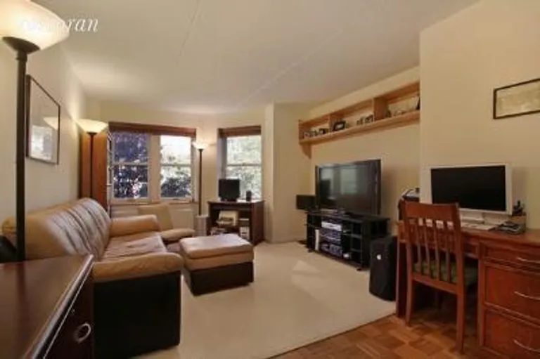 New York City Real Estate | View 110 West 90th Street, 4H | 1 Bed, 1 Bath | View 1