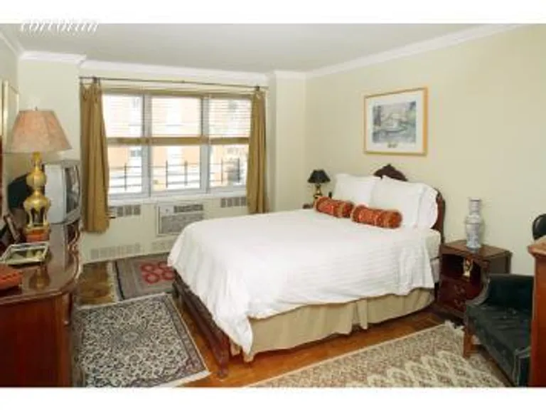 New York City Real Estate | View 150 East 77th Street, 3B | room 1 | View 2