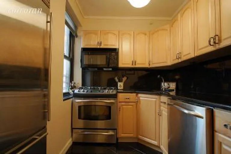 New York City Real Estate | View 110 West 94th Street, 6E | room 2 | View 3
