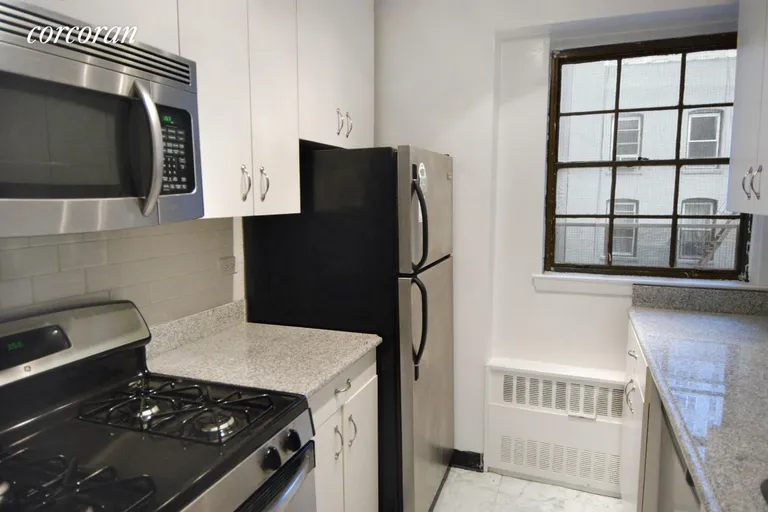 New York City Real Estate | View 301 East 64th Street, 4L | room 1 | View 2