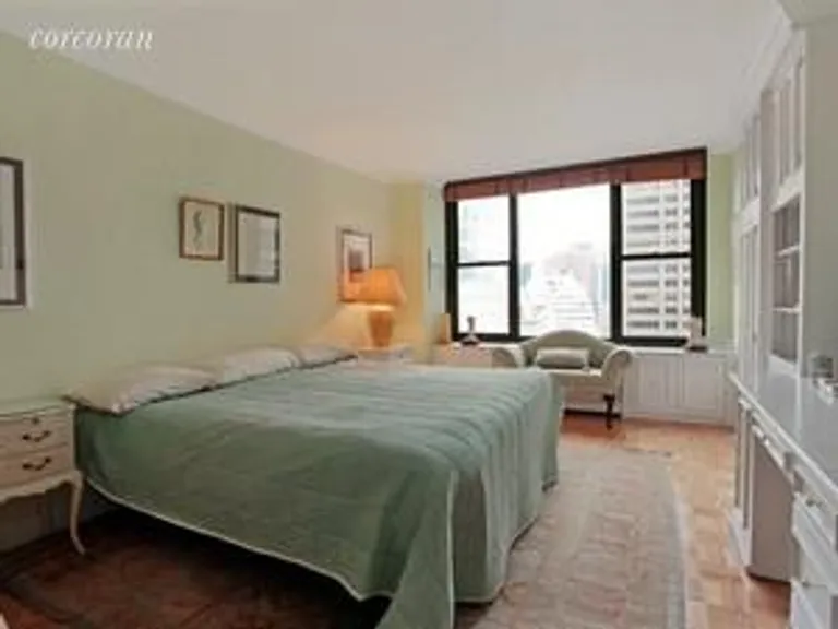 New York City Real Estate | View 117 East 57th Street, 21H | room 1 | View 2