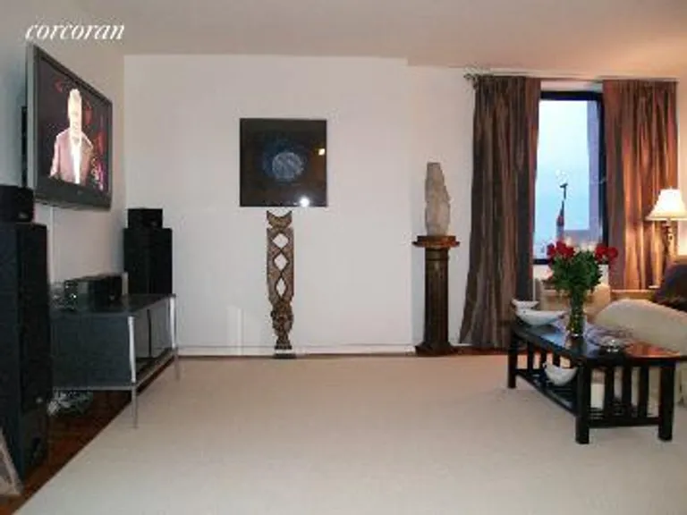 New York City Real Estate | View 1623 Third Avenue, 33D | room 1 | View 2
