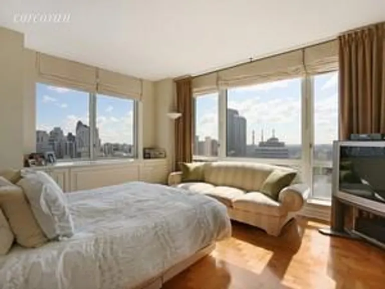 New York City Real Estate | View 401 East 60th Street, 20D | 2 Beds, 2 Baths | View 1