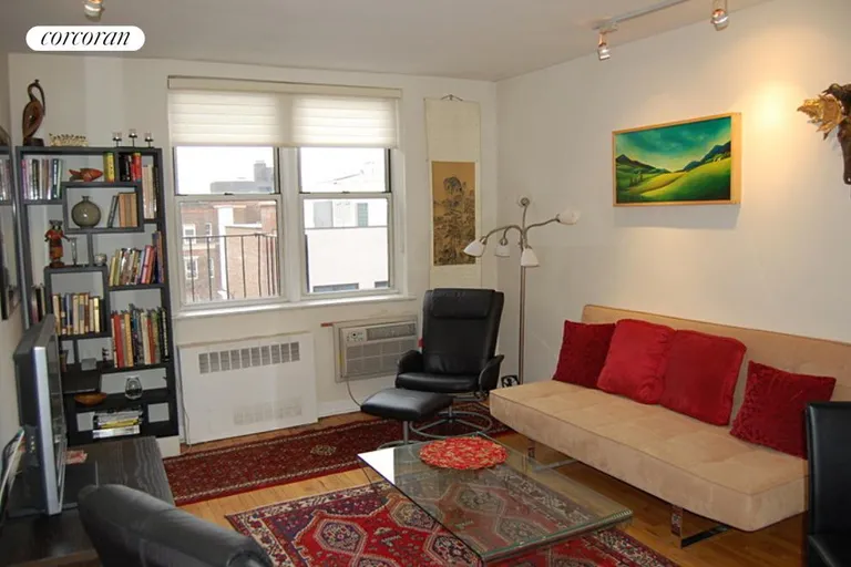 New York City Real Estate | View 515 East 88th Street, 5M | 1 Bed, 1 Bath | View 1
