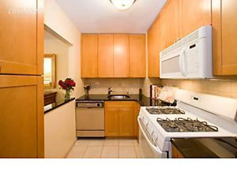 New York City Real Estate | View 115 East 9th Street, 2F | room 2 | View 3