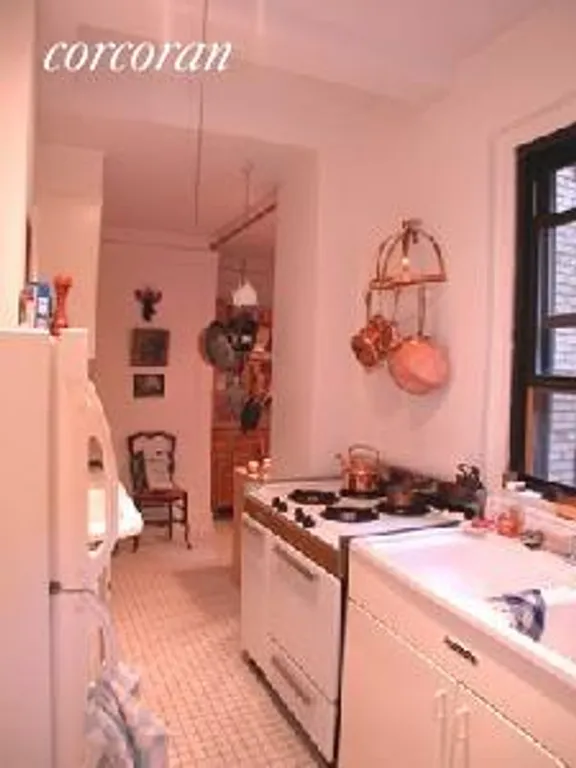 New York City Real Estate | View 33 Fifth Avenue, 4B | room 3 | View 4