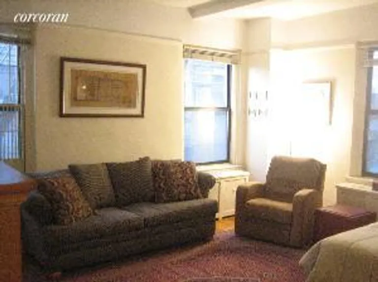 New York City Real Estate | View 123 West 93rd Street, 1B | room 2 | View 3
